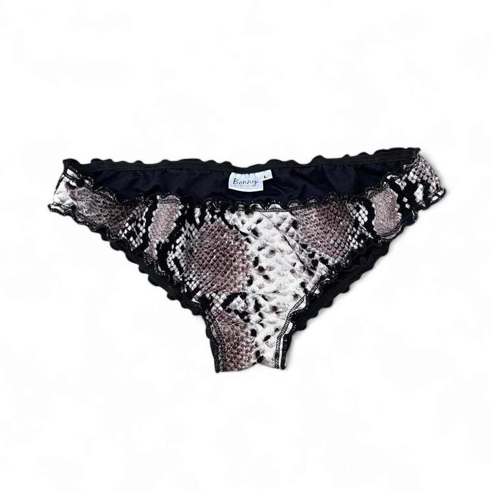 snakeskin print cheeky bikini bottoms ⋆⭒˚.⋆

• brand - Bonny bikini 
• size - la